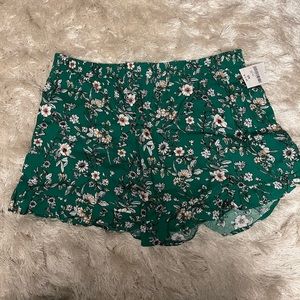 Frill shorts
